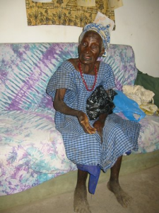 Mbafa Jatta, de oudste inwoonster van Darsilami
