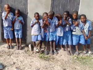 Nieuw toiletgebouw van kleuterschool in Jiboro
